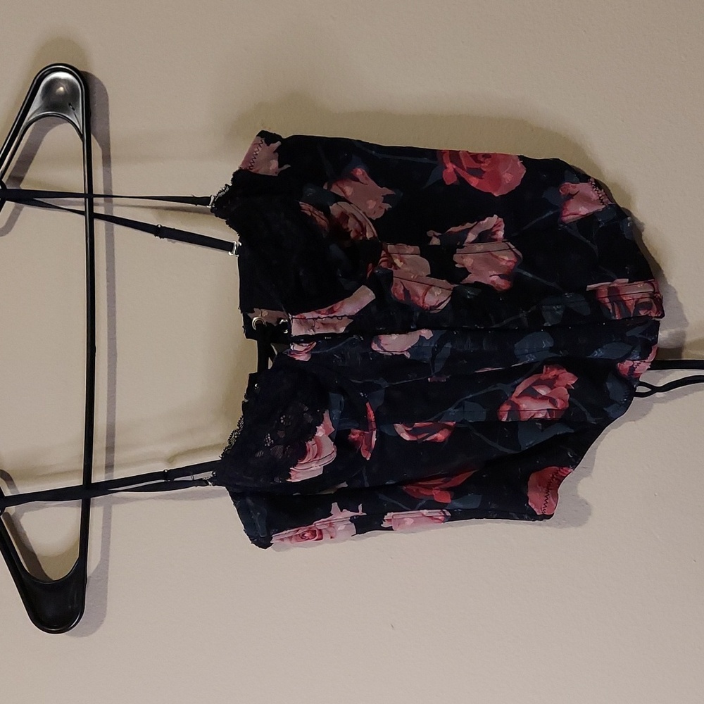 UO OUT FROM UNDER FLORAL CORSET TOP - Picture 2 of 4
